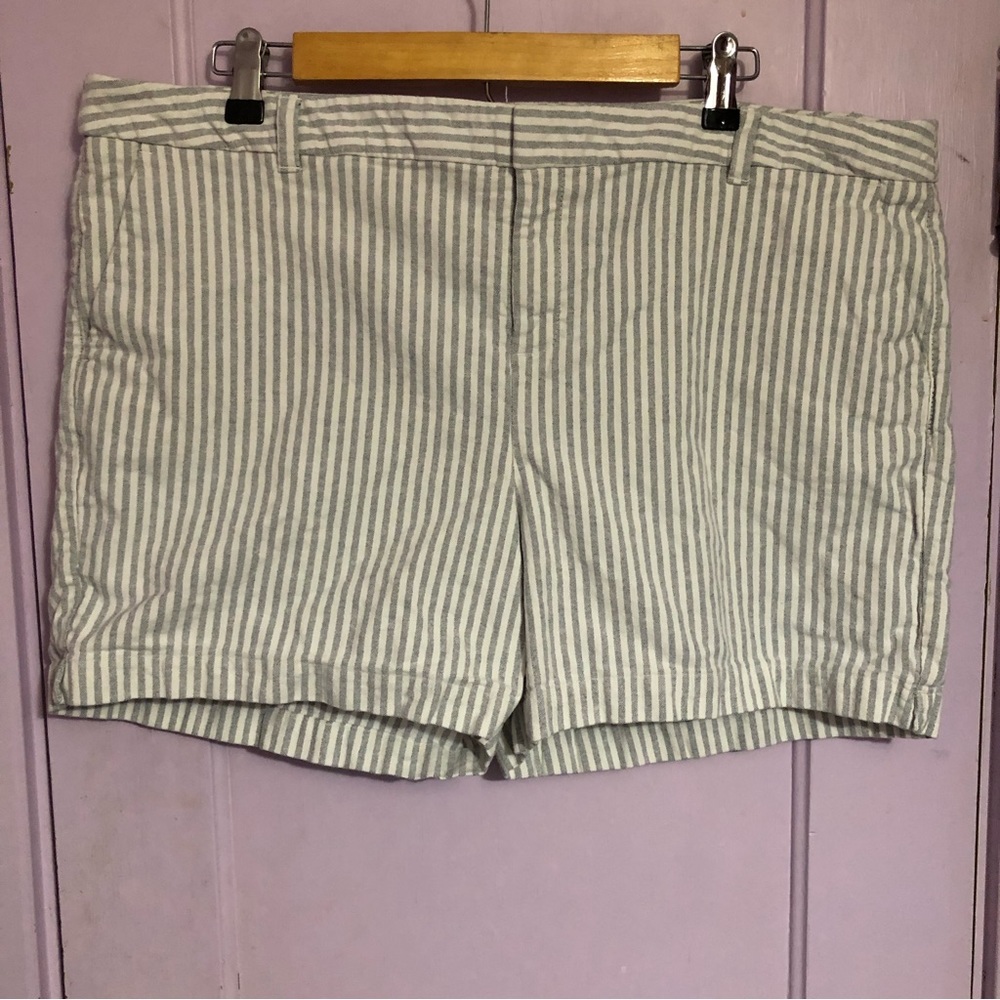 Merona grey striped shorts